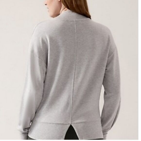Athleta Apollo Crewneck Sweatshirt Size Medium Gray Pullover Athleisure - Picture 5 of 12